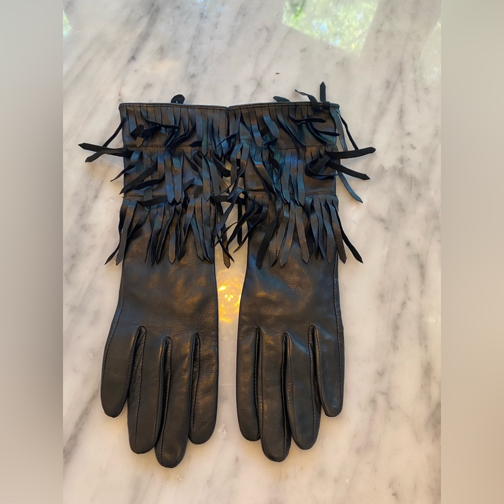 Fringe fall leather gloves